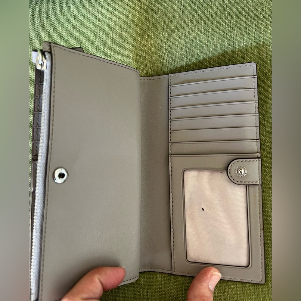 Kate Spade Wallet - Picture 6 of 7